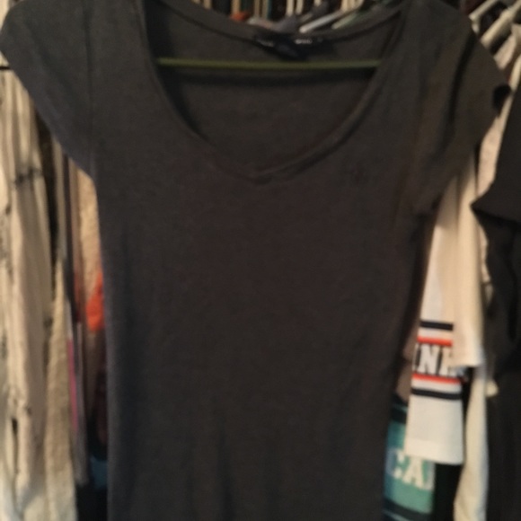 Tops - Picture 3 of 8